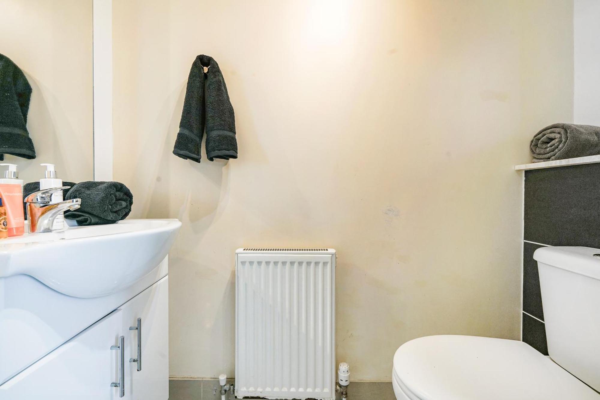 Spa Shower I 4Bed 3Bath I Sleeps X9 I Parking X2 Elstree Eksteriør billede