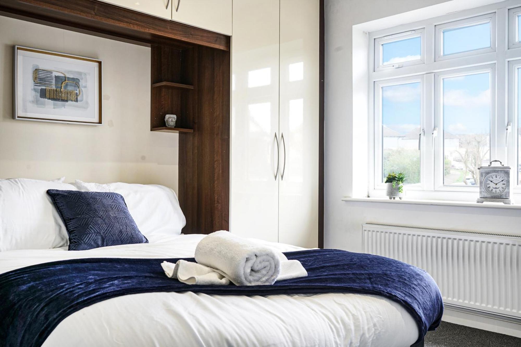 Spa Shower I 4Bed 3Bath I Sleeps X9 I Parking X2 Elstree Eksteriør billede