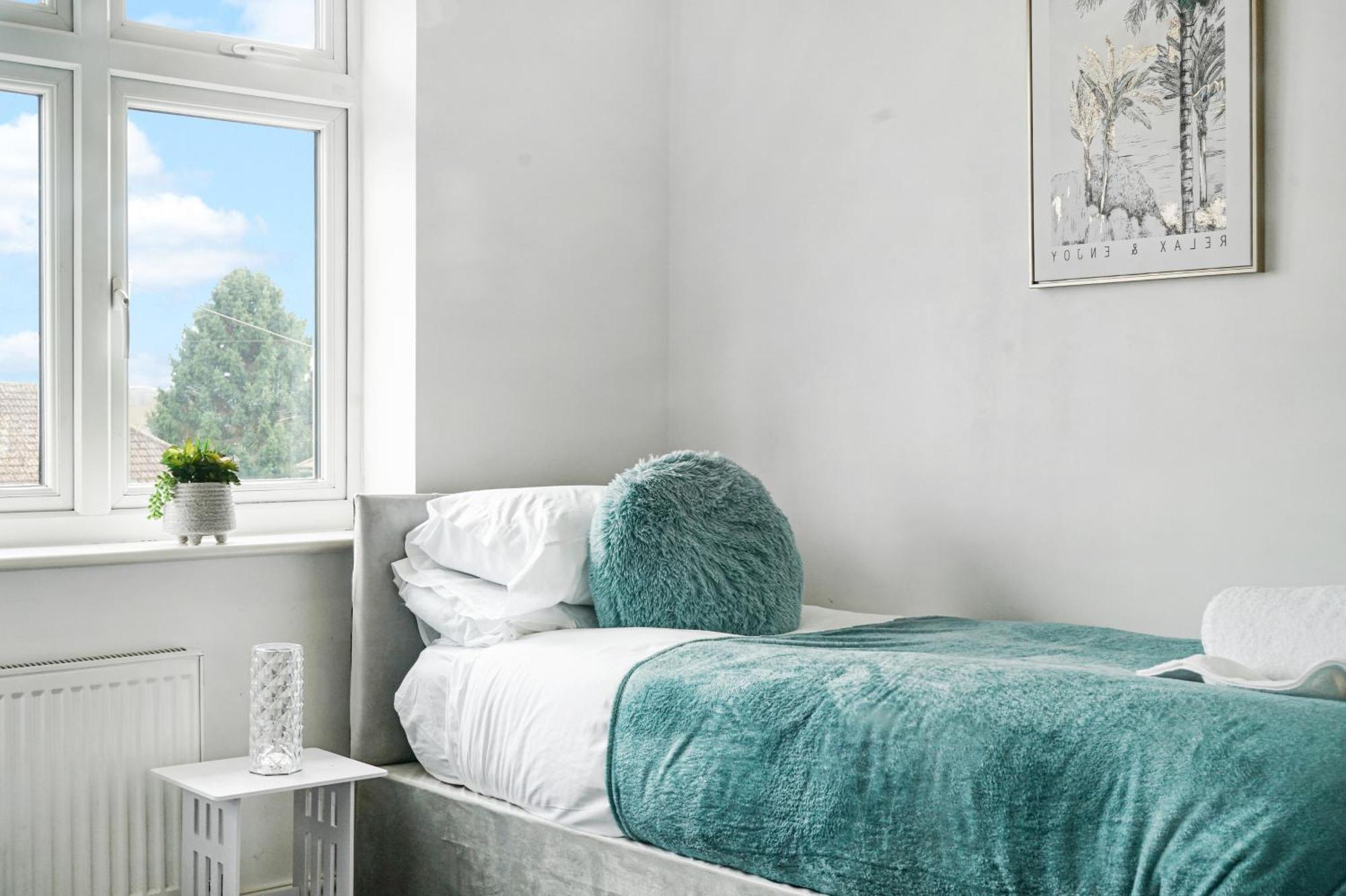 Spa Shower I 4Bed 3Bath I Sleeps X9 I Parking X2 Elstree Eksteriør billede
